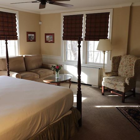Swift House Inn Мидлбери Экстерьер фото