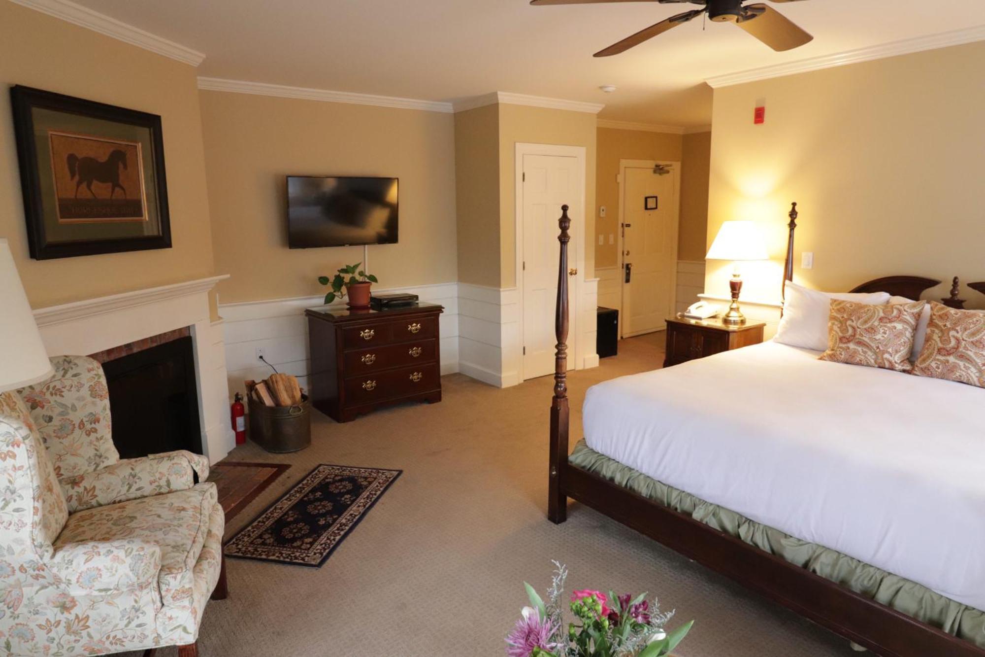 Swift House Inn Мидлбери Экстерьер фото