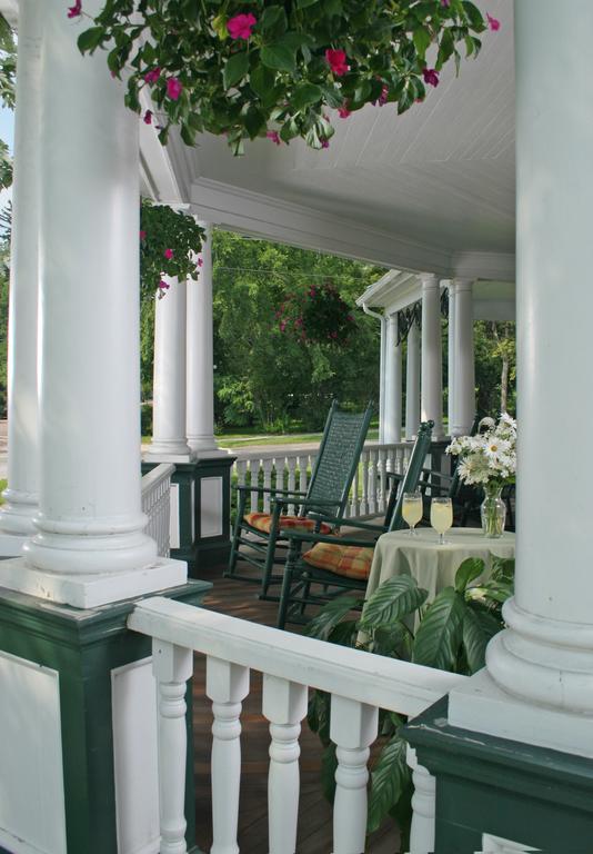 Swift House Inn Мидлбери Экстерьер фото